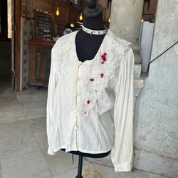 Blusa con imitacion sangre