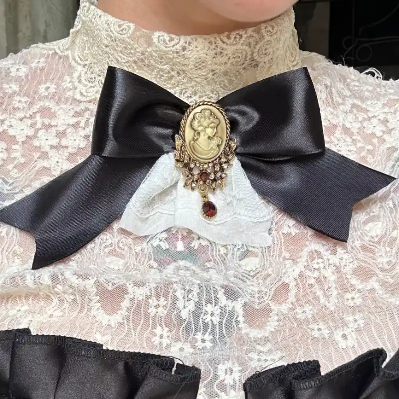 Broche con camafeo