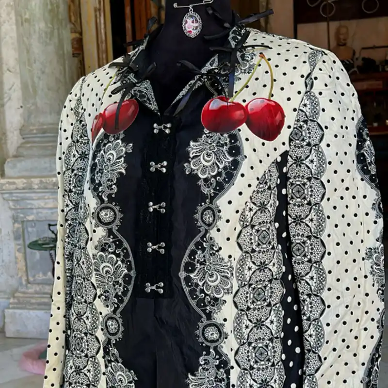 Chaqueta cherry bomb