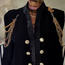 Chaqueta con cadenas✨