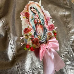 Chaqueta polipiel con Santa en la espalda