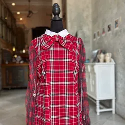 Vestido a cuadros con cruces