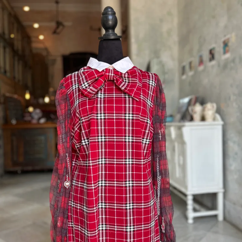 Vestido a cuadros con cruces