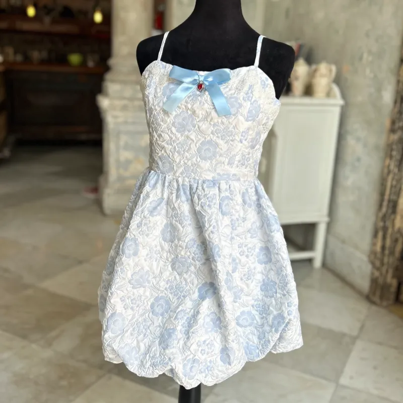 Vestido azul de globo