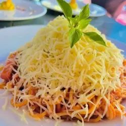 Espaguetis con jamón y queso Gouda 