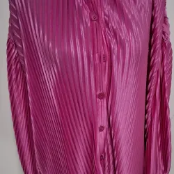 Camisa de mujer plisada 
