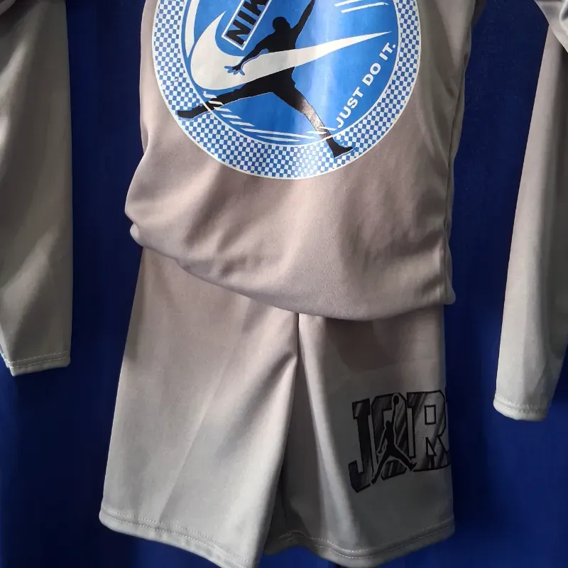 Conjunto short/ pulover manga larga