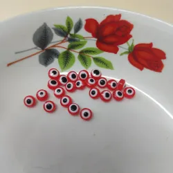 Ojos Turcos planos Rojos 6mm