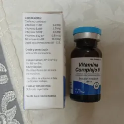 Complejo B inyectable. El pomo trae 10 dosis