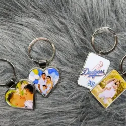 Llavero de corazón y cuadrado