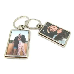 Llavero metálico rectangular sin abridor 