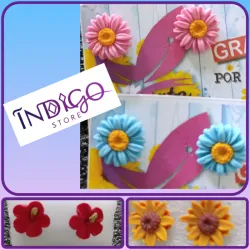 Aretes de flores 💐 pegaditos variados