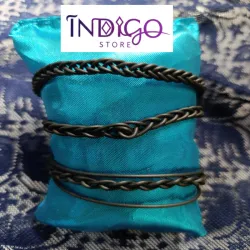 Pulseras de cuero negro