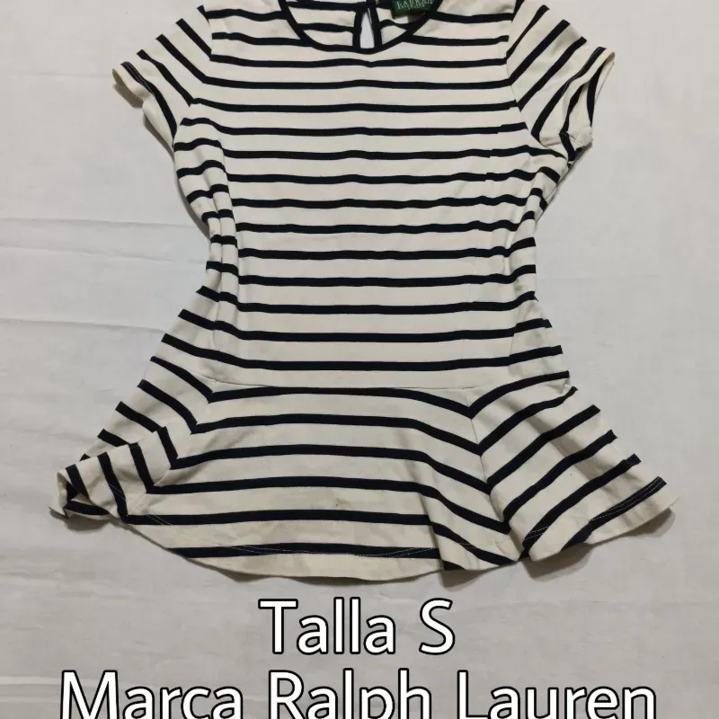 Blusa blanca y negra de rayas