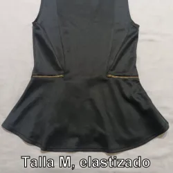 Blusa negra corte princesa 
