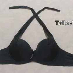 Ajustador negro, con tiras. 