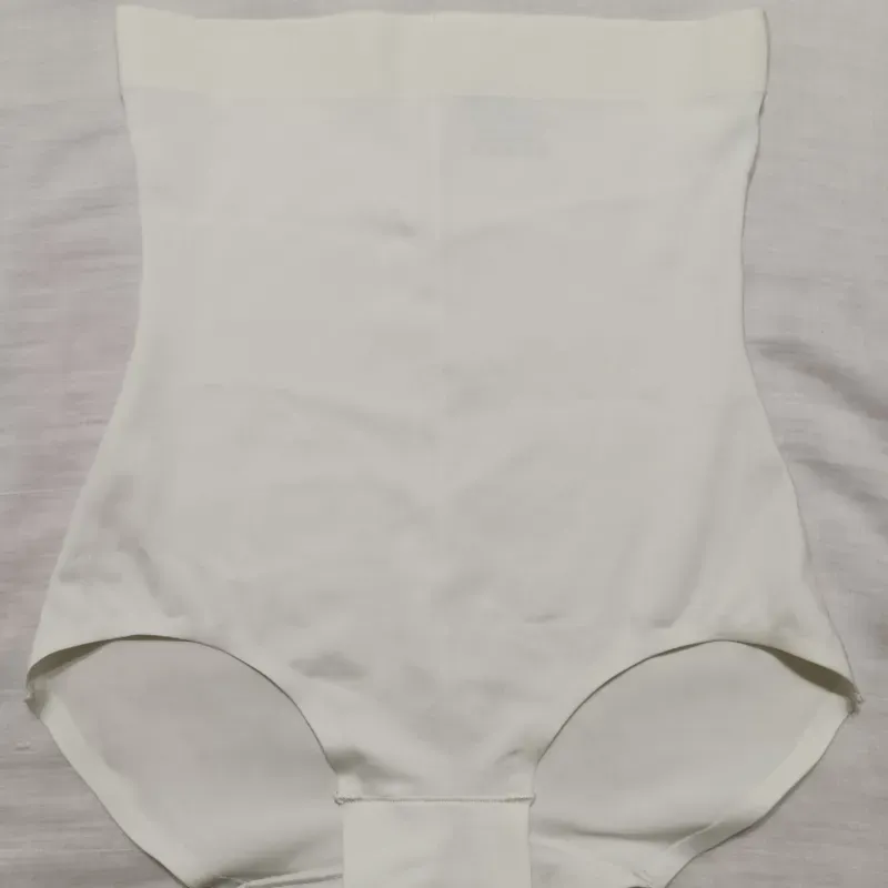Blumer faja blanco sin costura.