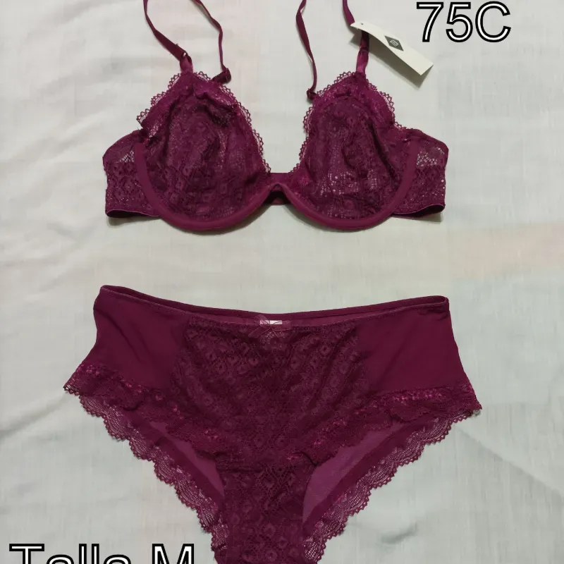 Conjunto blumer con ajustador con encaje lila escuro