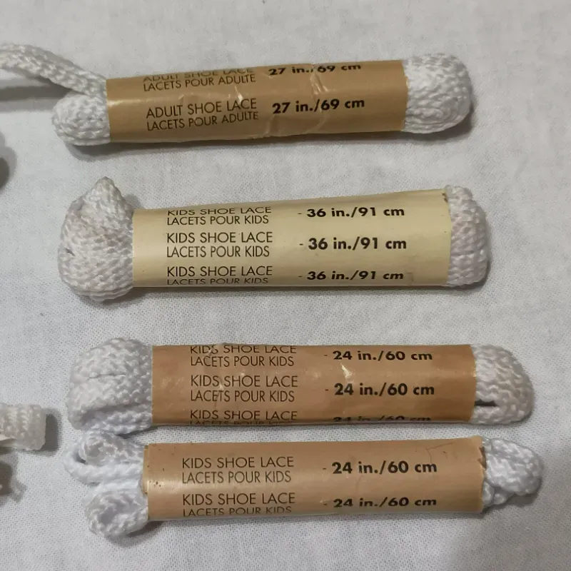 Cordones blancos cortos (para niños):