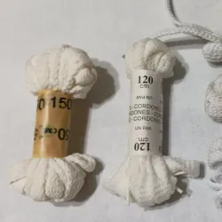 Cordones blancos largos