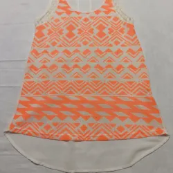 Blusa de estampado naranja y blanco