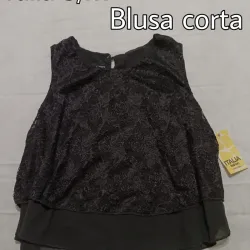 Blusa negra con encaje arriba, Italia fashion. 