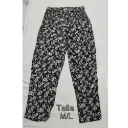 Pantaloneta Negro de flores blancas
