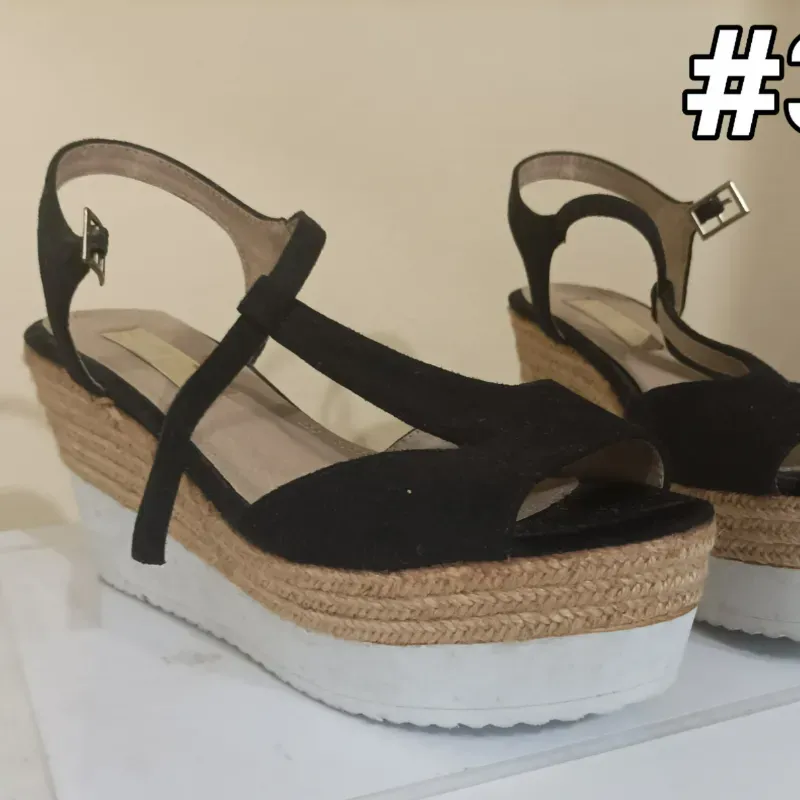 Plataformas negras de saco.