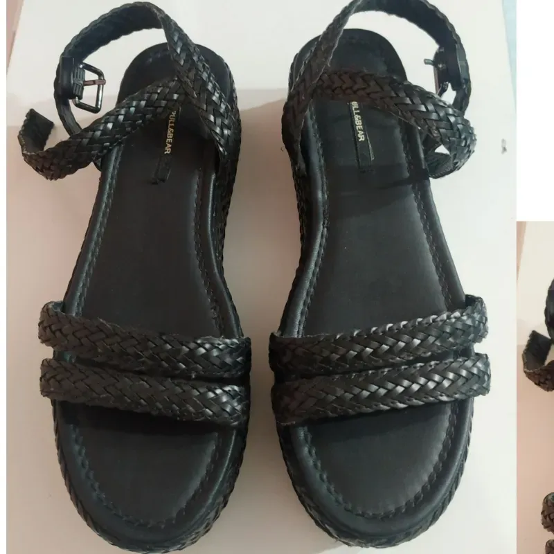  Plataformas negras planas trenzadas de Pull&Bear