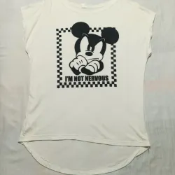 Pulove blanco con mickey . 
