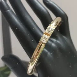 Pulso dorado con brillos rectacgulares