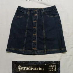 Saya De mezclilla Stradivarius. 