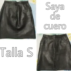 Saya negra de cuero. 