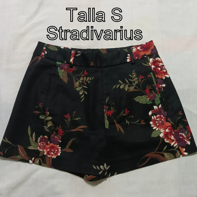 short negro de flores. 