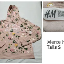 Sudadera rosada de flores
