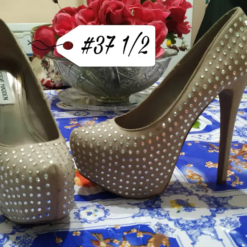  Tacones marrones con brillantes