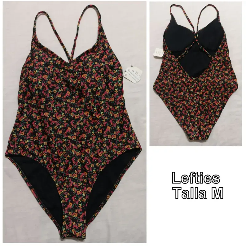 Trusa enteriza de flores. 