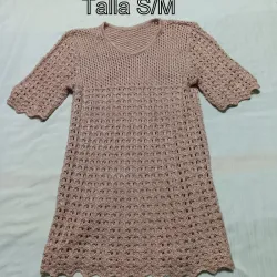 Vestido tejido rosado. 