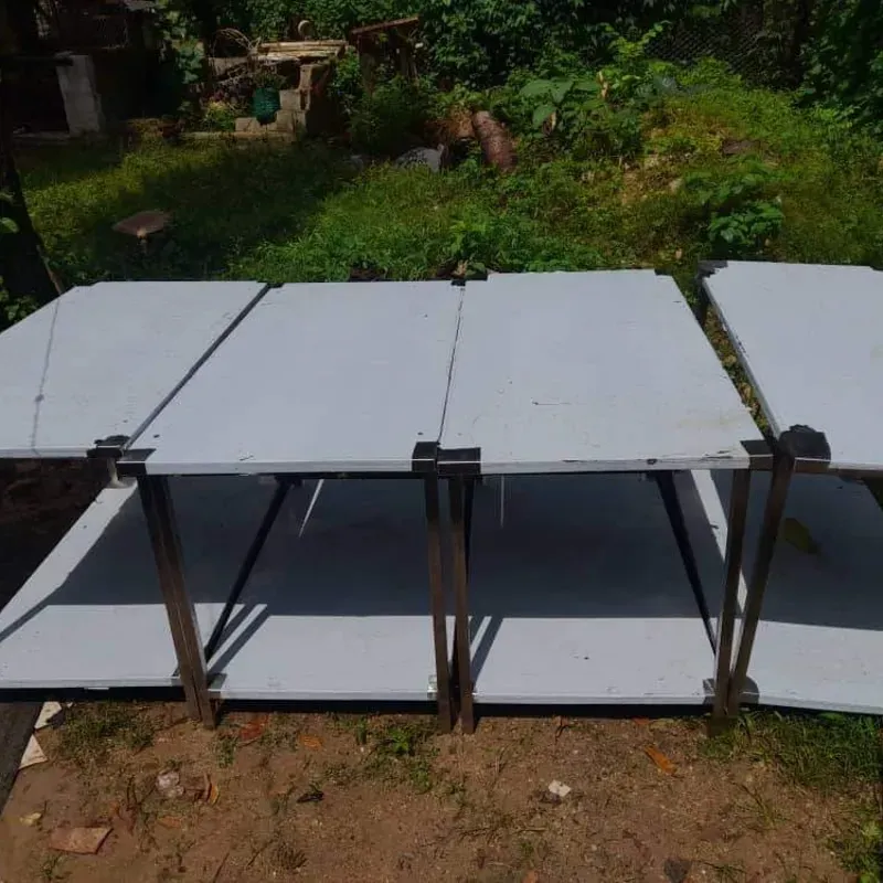 Mesa con entrepaño 