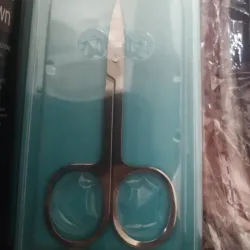 Tijera para cejas 
