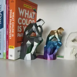 Porta-libros con diseño de "El Pensador"