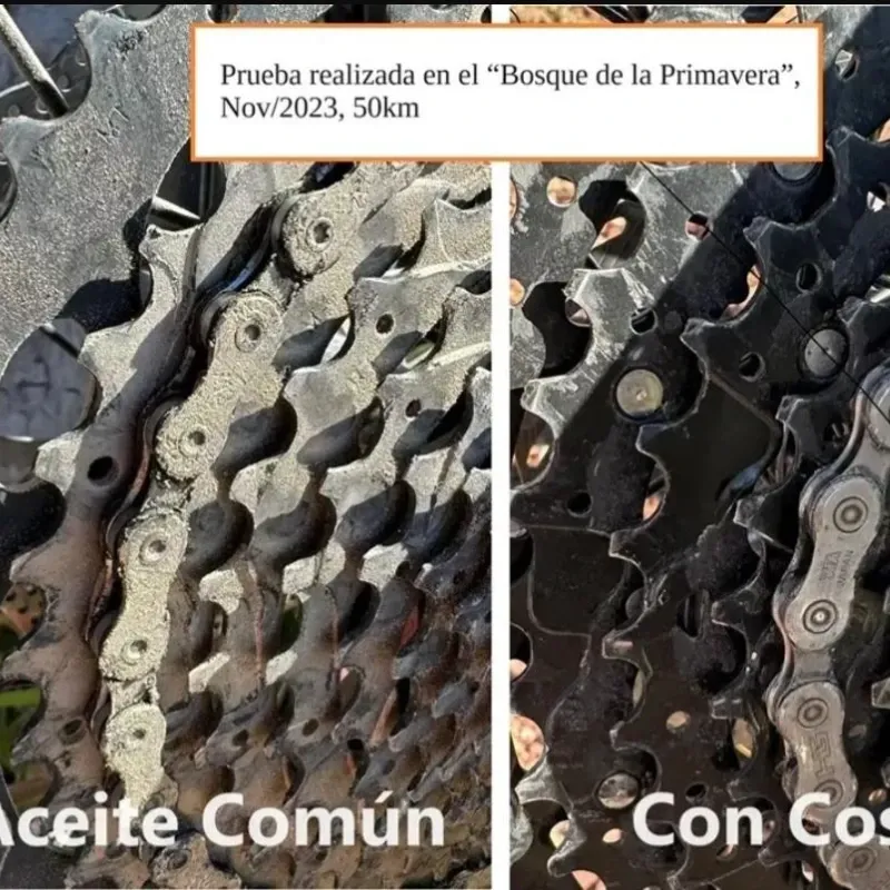 El Lubricante para Cadena de Bicicleta Aceite Cerámico Cera Seco de Cosme es la solución ideal para mantener el rendimiento óptimo de tu bicicleta. Con una fórmula a base de cera y agua, este lubricante proporciona protección duradera y eficiente, asegurando que tu cadena funcione sin problemas en diversas condiciones climáticas.  Con un volumen de 120 mL, este producto es fácil de aplicar y no volátil, lo que significa que no se evaporará rápidamente, garantizando una lubricación prolongada. Su consistencia permite una distribución uniforme, evitando la acumulación de suciedad y prolongando la vida útil de los componentes de tu bicicleta