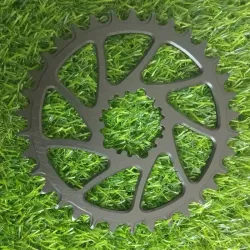 Monoplato redondo (de tres tornillos) GXP para bielas SRAM y otros fabricantes compatibles con este montaje, de aluminio muy ligeros y de alta dureza, negros aneodizados, de 34T y 36T