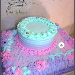 Torta Rectangular de Dos Niveles Cobertura de crema Chantilly (Nata) 