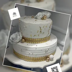 Torta Redonda de Dos Niveles Cobertura de Crema Chantilly (Nata)