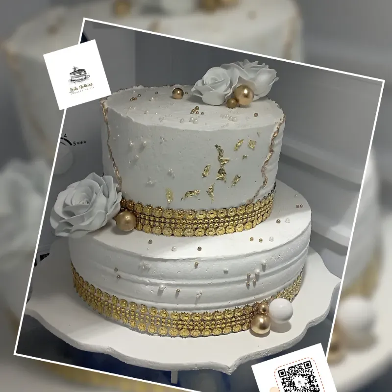 Torta Redonda de Dos Niveles Cobertura de Crema Chantilly (Nata)