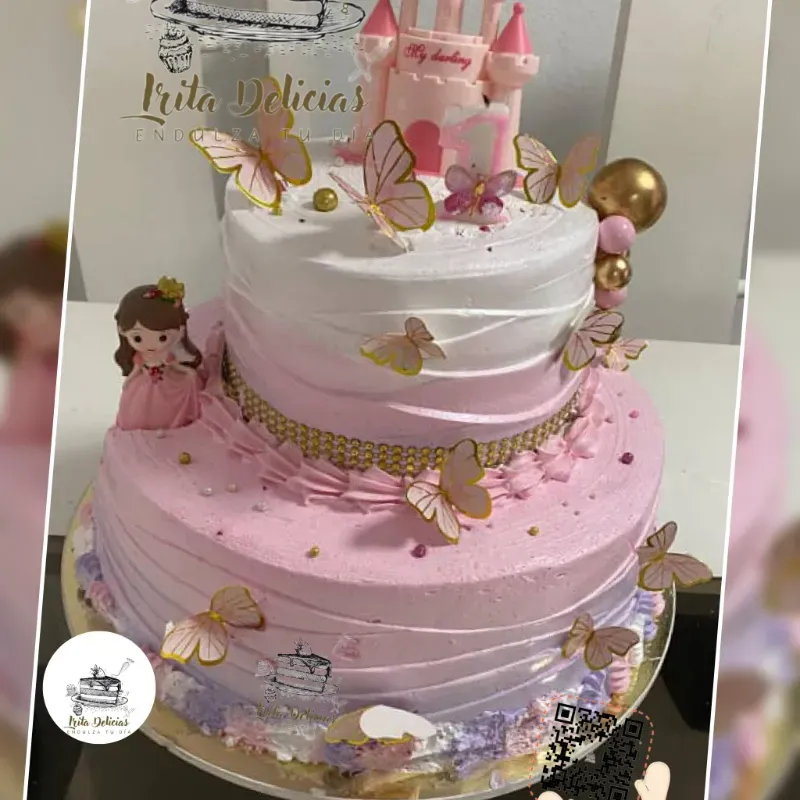 Torta Redonda de Dos Niveles Cobertura Simple