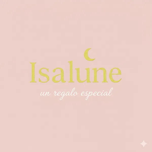 Isalune Gifts nace del amor por los detalles y los momentos especiales. 🌸
Diseñamos cajitas, ramos y obsequios personalizados para hacer sentir querida a esa persona importante.
✨ Crear tu regalo especial con Isalune Gifts es muy fácil:
1️⃣ Elige tu empaque
Escoge entre nuestras opciones de presentación:
🎁 Cajita Mini, Mediana, Deluxe o Ramos de regalo.
Cada una está pensada para adaptarse a tu presupuesto y ocasión.
2️⃣ Selecciona los productos
Añade los detalles que más te gusten entre los productos disponibles 💕
Puedes combinar perfumes, accesorios, chocolates, cosméticos y más.
3️⃣ Personaliza tu detalle
Hazlo único con artículos personalizados o un toque especial:
💫 Globos, tarjetas, nombres, mensajes o decoraciones temáticas.
4️⃣ ¡Listo tu pedido!
Nos encargamos de prepararlo con amor y hacerlo llegar con toda la magia de Isalune Gifts ✨