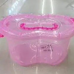 Caja plástica con tapa y asa,forma de manzana  180g,24*21*15, colores variados, 