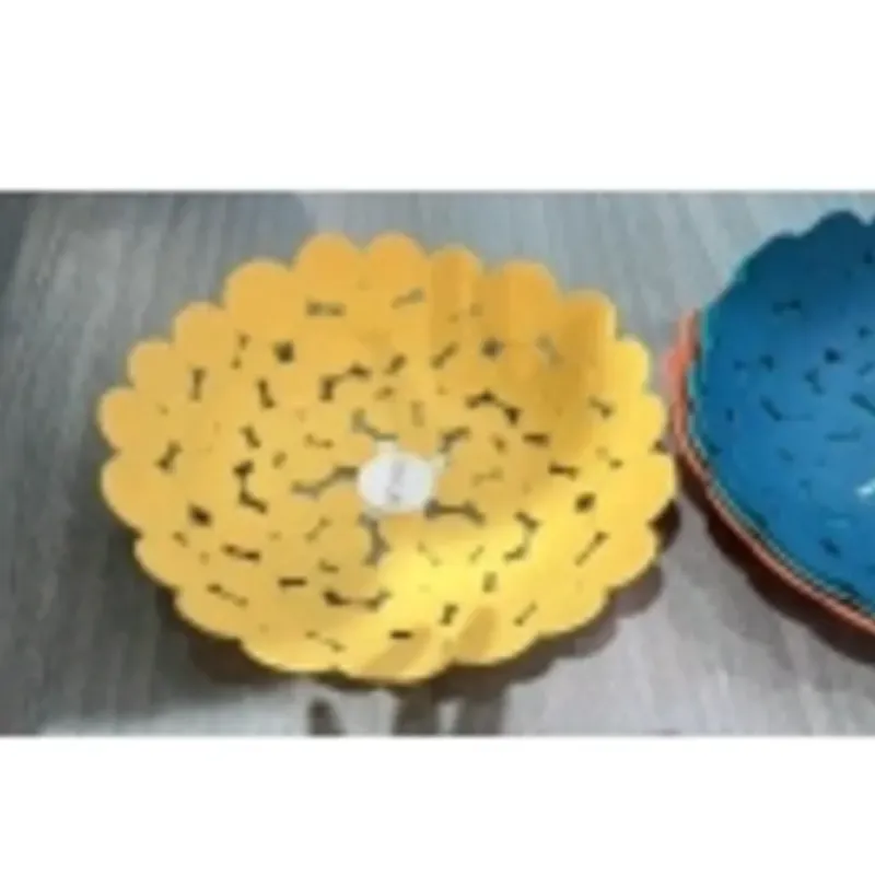 Cesta de frutas de plástico de cuatro colores mixtos 23cm, 76g a granel